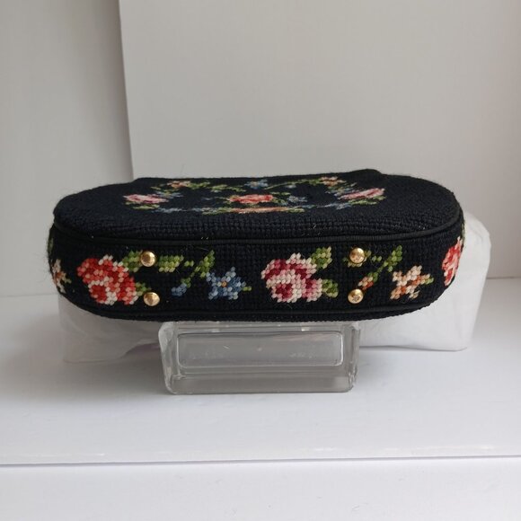 Romantic Vintage 50's Roses on Black Needlepoint Handbag Kisslock Chain Handle - Picture 8 of 9